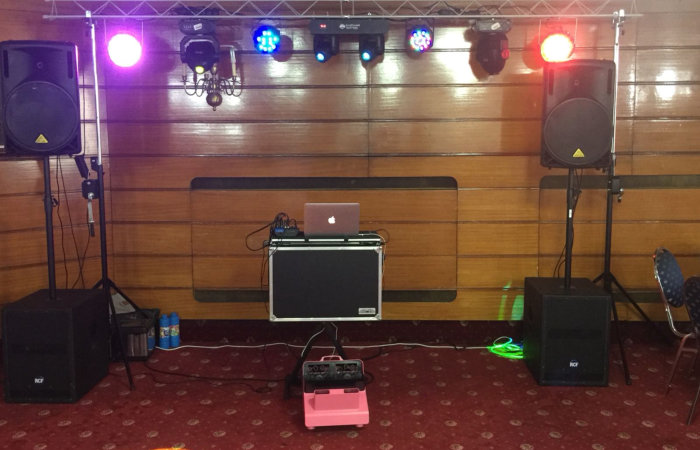 Schela de lumini interactive